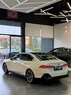 بی ئێم دەبڵیو سیریەس 5